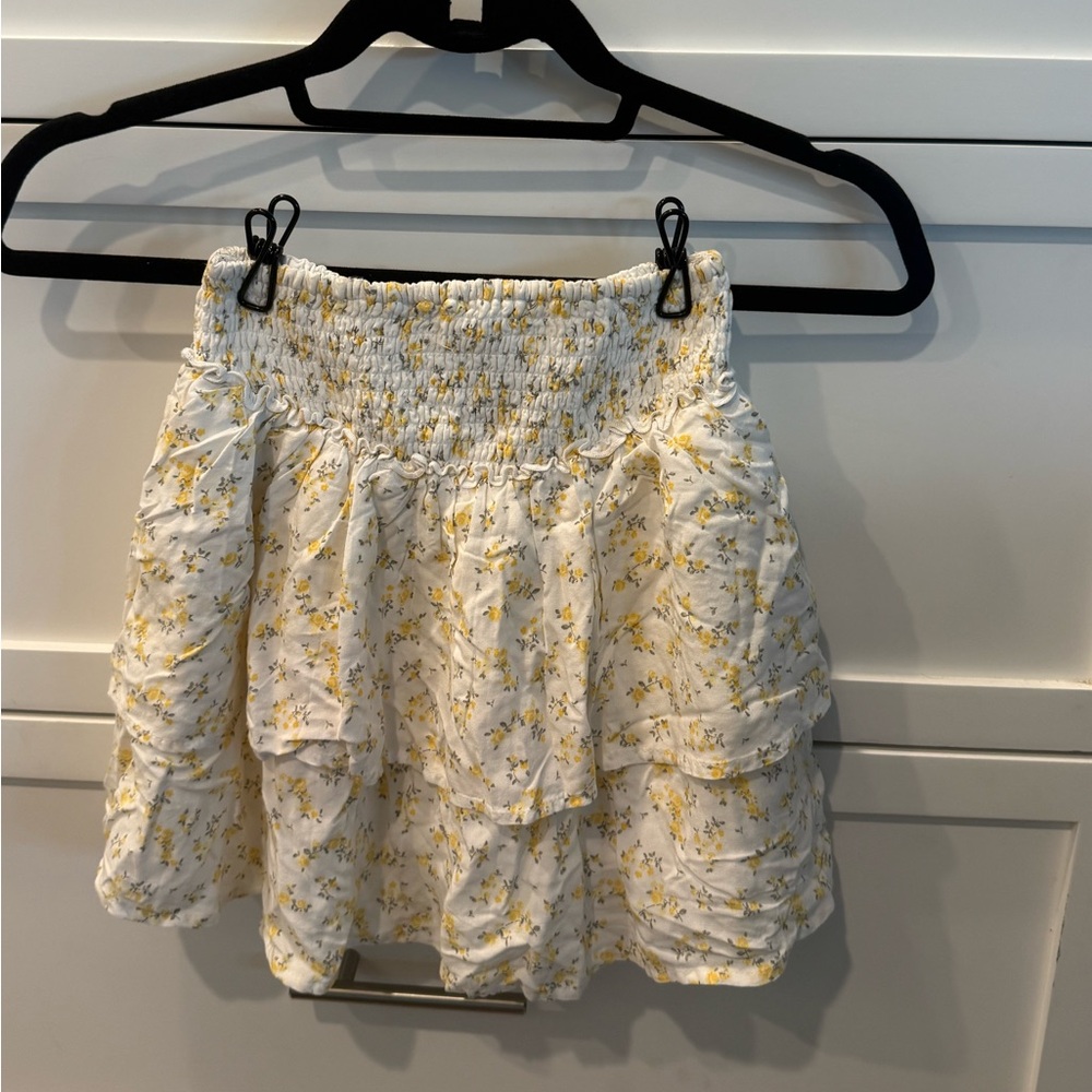 Hollister Yellow floral skirt.  Size xxs